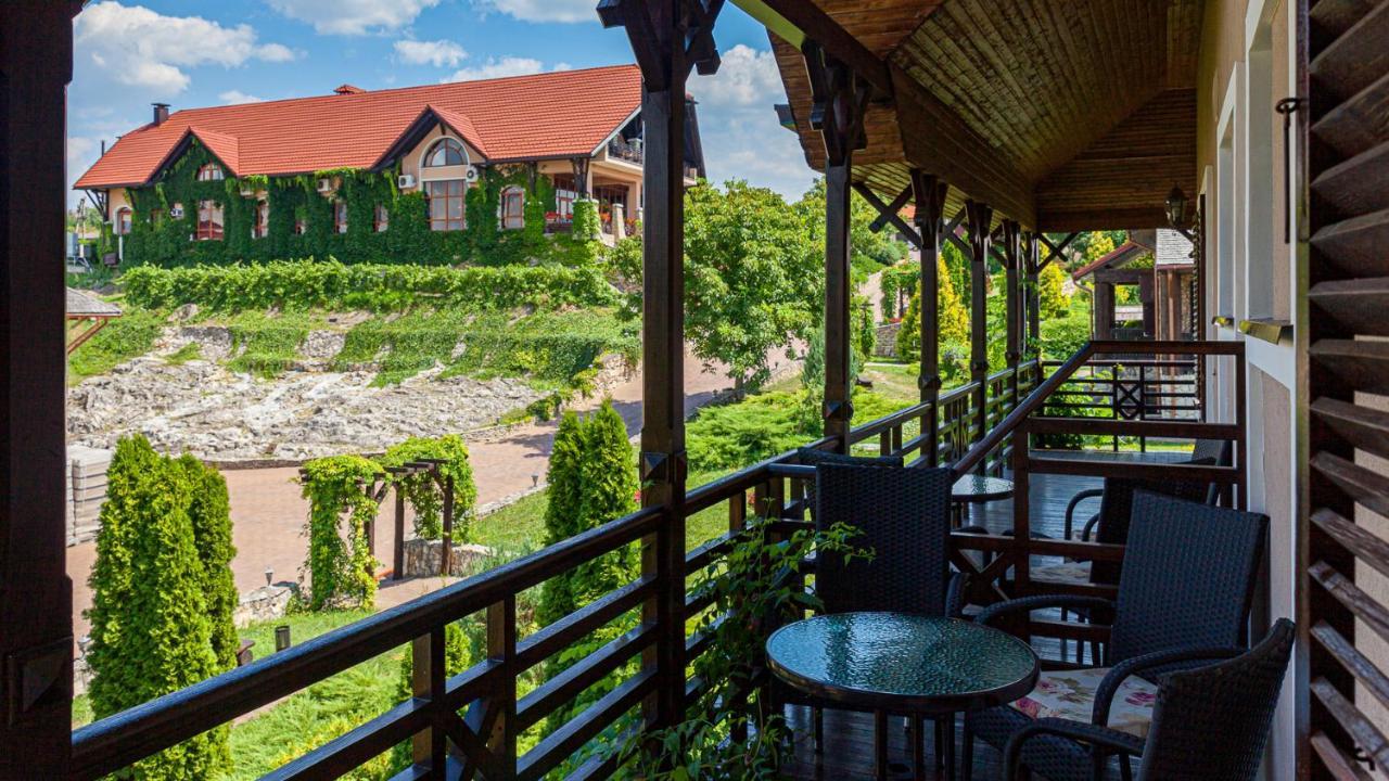 Chateau Vartely Hotel Orhei Exterior photo