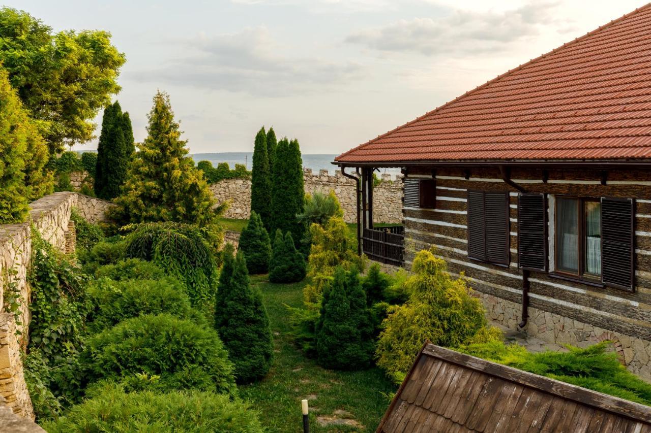 Chateau Vartely Hotel Orhei Exterior photo