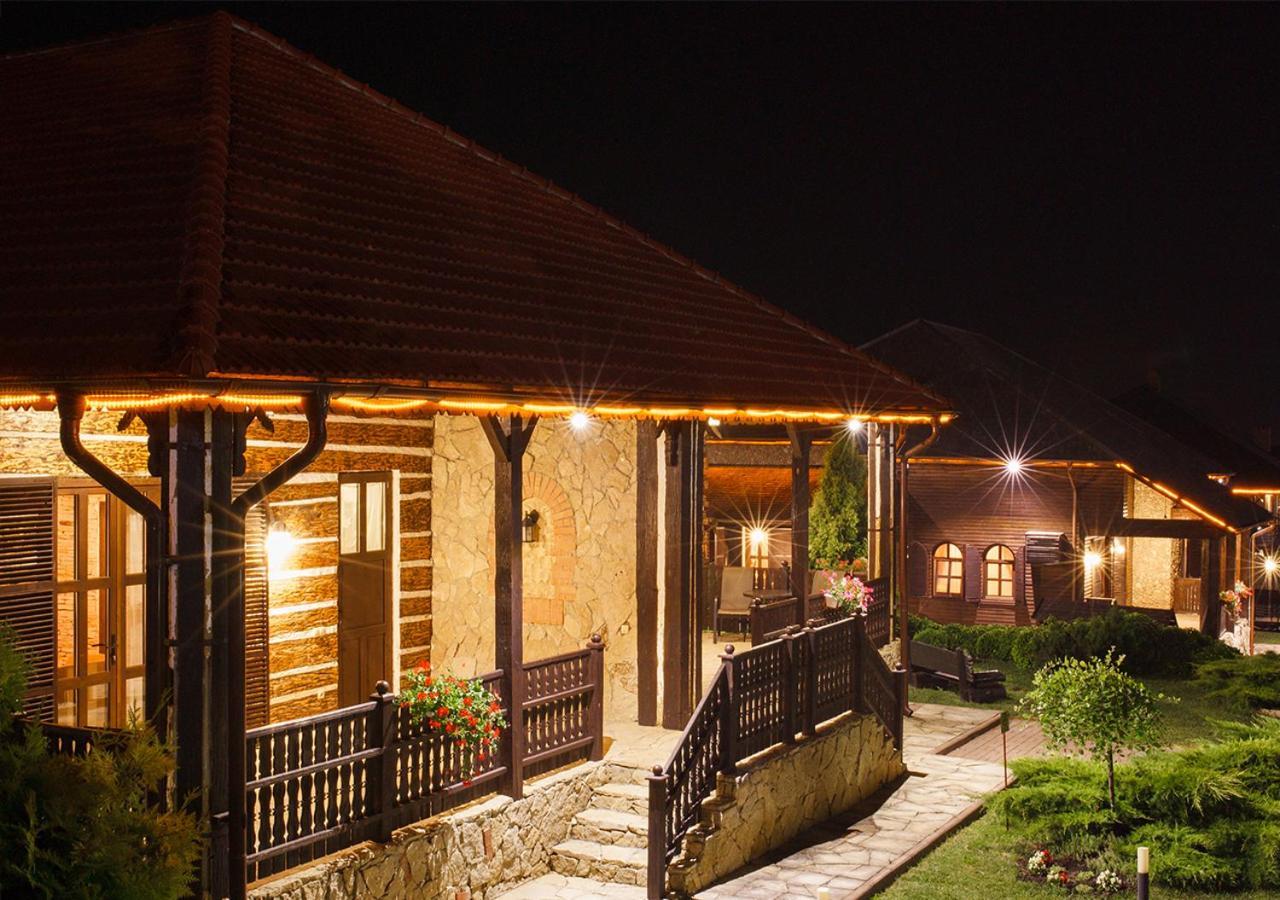 Chateau Vartely Hotel Orhei Exterior photo